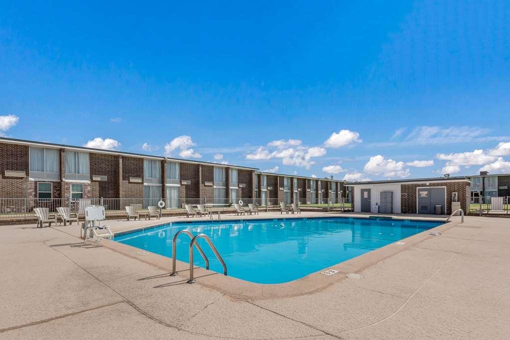 Hotel Baymont By Wyndham Bricktown 2*